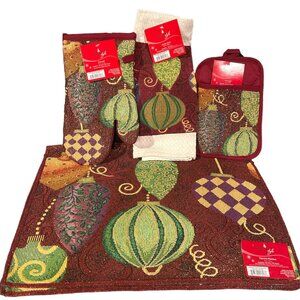 7 ~Christmas Ornament  1~Oven mitts & 1~Kitchen towels & 4~Tapestry& 1Pot holder